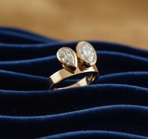 แหวนเพชรทรงลูกแพร์และทรงรี น้ำหนัก 1.01 กะรัต เพาะเลี้ยงในห้องปฏิบัติการ พร้อมสายแหวนแบบ Toi Moi สำหรับผู้หญิง ทองคำแท้ 14K ของขวัญเซอร์ไพรส์สำหรับงานปาร์ตี้สำหรับแฟนสาว - Product Image 3