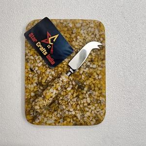 Tablas de queso de terrazo aptas para alimentos con juego de cuchillos para mantequilla, resina epoxi con diseño de piedras incrustadas, tabla de cortar queso. - Product Image 1