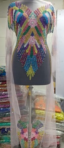 Blouse longue élégante de créateur nigérian, écologique, style Hip Hop, ornée de perles, broderie 3D, en organza, avec dentelle et empiècements, col en V sur le devant, collection Printemps - Product Image 4