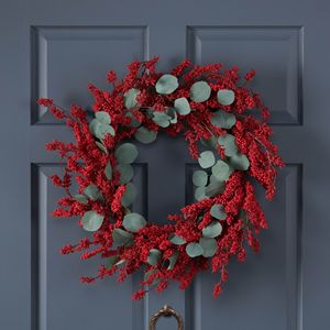 Corona Navideña Artificial de Eucalipto y Bayas de 29 Pulgadas, Decoraciones Rústicas para Interiores y Exteriores, para Decoración de Ventanas - Product Image 2