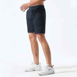 Pantalones cortos deportivos para hombre diseñados para brindar comodidad, durabilidad y un estilo atlético elegante para el uso diario. - Product Image 3