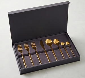 Juego de Cubiertos Modernos Dorados con Acabado Espejo, Aptos para Lavavajillas, Cubiertos para Boda con Mango Metálico, Vajilla Elegante para Cenas y Fiestas - Product Image 6