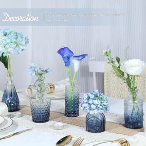 Set di 5 Piccoli Vasi in Vetro Blu per Fiori Singoli, Mini Centrotavola Vintage e Decorazioni per Tavoli da Matrimonio - Product Image 3