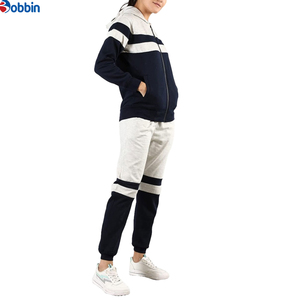 Conjunto Deportivo de Pantalones Cortos y Chaqueta de Manga Larga para Mujer, Tallas Grandes, Estilo Moderno, Nuevo Diseño, Dos Piezas, Gran Venta - Product Image 1