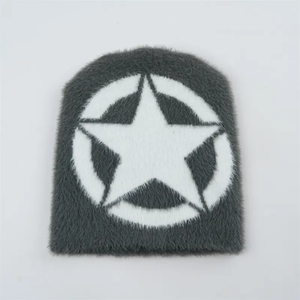 Gorro unisex de acrílico con estampado de estrellas o logotipo personalizado, gorro informal de invierno cálido, diseño geométrico de 56-58 cm - Product Image 1