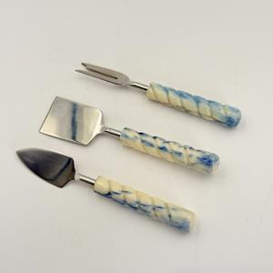 Juego de cuchillos para queso de diseño moderno en acero inoxidable con mango de resina, fabricado por R B Overseas con calidad excepcional y larga duración. - Product Image 3
