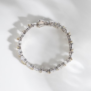 Pulsera de tenis de dos filas con moissanita talla pera certificada GRA en plata 925 y diamantes de color, hecha a mano, para regalo nupcial. - Product Image 4