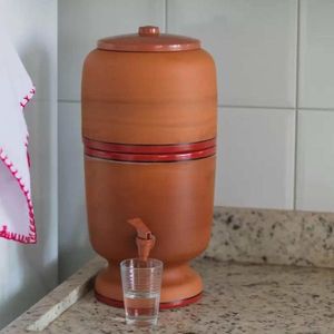 Distributeur d'eau en terre cuite artisanal élégant et de qualité supérieure, avec filtre à eau en argile pour un refroidissement naturel et une eau potable saine - Product Image 5