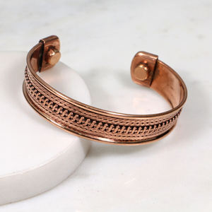 Brazalete de terapia magnética de cobre puro hecho a mano – Diseño trenzado vintage para alivio del dolor de artritis y bienestar - Product Image 1