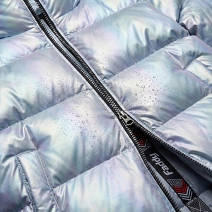 Veste d'hiver longue matelassée holographique iridescente métallique pour hommes et femmes, parka chaude et rembourrée de grande taille - Product Image 5