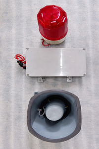 Bocina Industrial CMK para Grúas EOT, Bocina Electrónica PROGRAMABLE/GRABABLE con Luz Intermitente, Fabricada en India - Product Image 3