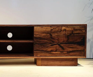 Mesa de TV de Madera Exótica de Lujo con Incrustaciones de Resina Epoxi, Estante Abierto y Almacenamiento Multimedia para Sala de Estar Moderna - ¡Gran Oferta! - Product Image 6