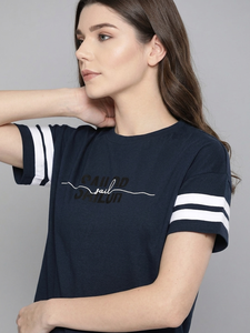 เสื้อยืดทรงบ็อกซี่สีกรมท่าคุณภาพสูงสำหรับผู้หญิง พิมพ์ลายสกรีน คอกลม ผ้าฝ้ายแท้ แห้งเร็ว รับสกรีนลายตามสั่ง - Product Image 6
