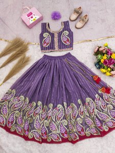 Ensemble Lehenga Choli sans manches pour filles, brodé Paisley, en Georgette, tenue traditionnelle, orné de sequins et de perles, pour la danse et les mariages - Product Image 6