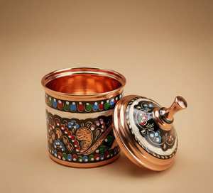 Pot de rangement artisanal en cuivre avec couvercle, motif floral traditionnel Meenakari, récipient décoratif pour cuisine, article cadeau, décorations pour la maison - Product Image 1