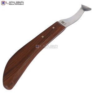 Cuchillo de Herrador LIPUMA TORQ con Mango de Madera y Hoja de Acero Inoxidable, Herramienta Profesional para el Cuidado de Pezuñas de Equinos y Ganado - Product Image 1