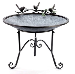 Nouveau produit : Bain d'oiseaux décoratif moderne en fer noir thermolaqué, personnalisable, sur piédestal métallique pour extérieur - Product Image 1
