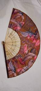 Éventail artisanal en bambou sculpté de couleur unie, style mariage, pour événements d'Halloween, vente en gros depuis la Chine - Product Image 2