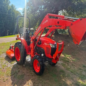 Tracteur utilitaire robuste Kubota L3901 avec moteur diesel fiable, transmission 4x4, forte capacité de levage et excellente performance. - Product Image 1