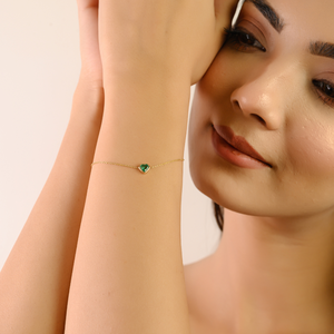 Bracelet minimaliste en or jaune 14 carats avec émeraude véritable en forme de cœur de 4x4 mm, bijou quotidien de haute qualité pour femmes, vente en gros - Product Image 4