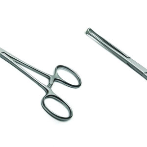 Forceps Atraumatiques 8 Pouces en Acier Inoxydable, Instrument Chirurgical Manuel de Haute Qualité Certifié CE, Usage Hospitalier, Forceps à Tissus Allis - Product Image 4
