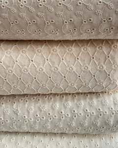 Tela de bordado Schiffli, tela de encaje bordada, tela de malla, tela de red para la confección de prendas, suministro premium para grandes compradores de moda. - Product Image 4