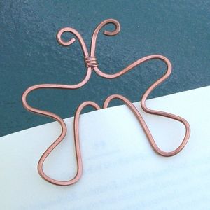Marcapáginas Tradicional de Cobre con Diseño de Inspiración Antigua para Coleccionistas, Lectores y Artículos de Regalo Literarios - Product Image 1