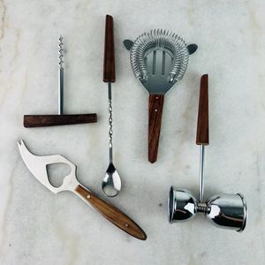 Ensemble d'outils de bar de luxe avec manche en bois, kit de cocktail en acier inoxydable, accessoires de barman, ouvre-bouteille, ensemble de barware haut de gamme - Product Image 1
