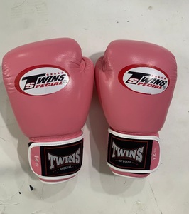 ถุงมือคู่แฝดมวยไทย MMA ซานด้า คิกบ็อกซิ่ง สายรัดข้อมือปรับได้ ปิดด้วยตะขอเกี่ยว น้ำหนักเบา คุณภาพสูง หนังวัวแท้ - Product Image 3