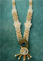 Collier artisanal religieux en alliage plaqué or avec perles d'imitation Krishna Mala, pendentif plume de paon, pour mariage hindou