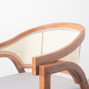 Chaise en bois ergonomique et durable avec assise en cannage naturel, idéale pour les projets de restaurants et d'hôtels - Vente en gros usine - Product Image 4