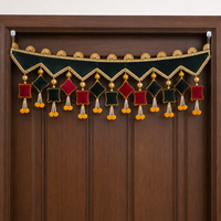 Toran moderne fait main, écologique, en plastique, multifonctionnel, à suspendre à la porte, avec pompons perlés, pour décorations festives de mariage et de maison