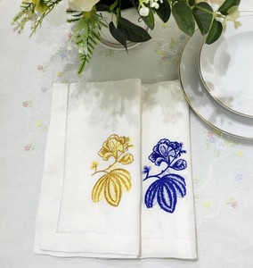 Serviette de table carrée en coton brodée de fleurs dorées, élégante décoration de table pour la maison, les mariages et les fêtes - Product Image 4