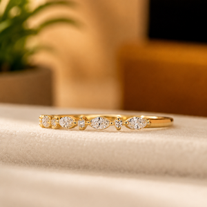 Anillo de media eternidad con moissanita de corte marquesa y redondo, chapado en oro, engaste pavé, para compromiso y boda de mujer - Product Image 2