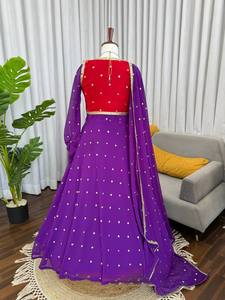 Ensemble Anarkali brodé violet avec choli et dupatta – Tenue ethnique traditionnelle pour femme, idéal pour les mariages et les fêtes - Product Image 2