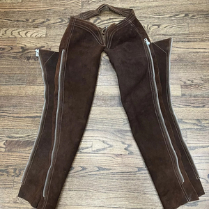 Chaps d'équitation pour hommes, design personnalisé, fabrication directe, cuir véritable marron, suède, chaps d'équitation en vente - Product Image 4