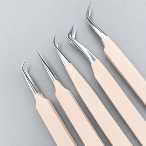 Pince à épiler personnalisée en acier inoxydable, lot de 5 outils à pointe inclinée pour volume, durable et écologique - Product Image 4