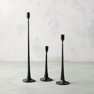 Porte-bougie décoratif en fer, œuvre d'art métallique unique pour hôtels, restaurants et aménagement intérieur contemporain - Product Image 2