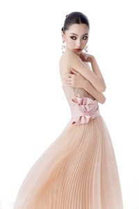 Robe REGAL PLEATS _ robe de soirée de luxe haute couture de la marque locale vietnamienne - Product Image 2