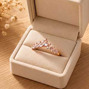 Anillo de compromiso de platino curvado con diamante cultivado en laboratorio de corte rosa redondo, banda de boda curvada tipo chevron, anillo de media eternidad, regalo para ella. - Product Image 2