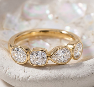 Bague de mariage empilable en or plaqué 18K 14K avec diamants de laboratoire à taille mixte et sertissage clos, bijoux fins pour femme - Product Image 1