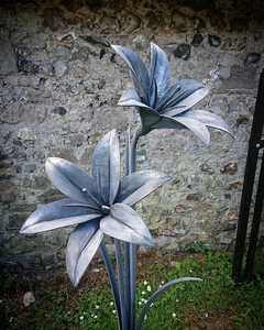 Piquet de jardin en métal rouillé motif marguerite, décoration extérieure style simple, accessoire de plantation en acier galvanisé - Product Image 2