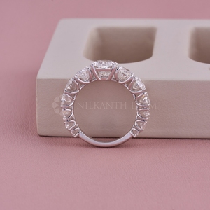 Bague en diamant de taille ovale de conception haut de gamme, diamant créé en laboratoire, or blanc, bijoux fins en diamant pour femmes, provenant d'Inde - Product Image 1