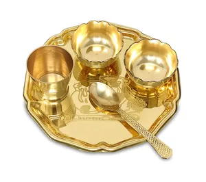 Ensemble de thali en laiton doré, finition métallique brillante, effet miroir, texture lisse, gravé, embossé, sculpté, massif - Product Image 2