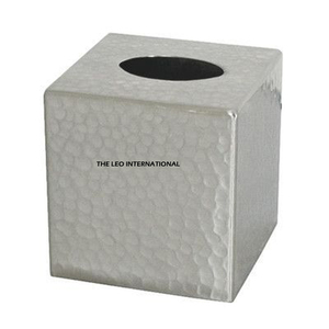 Caja de pañuelos metálica compacta que ahorra espacio con un aspecto elegante para apartamentos pequeños, oficinas y necesidades de viaje - Product Image 1