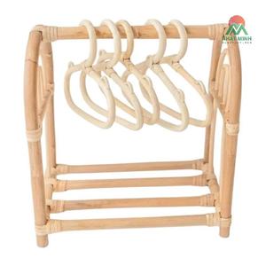 Cintres à vêtements pour poupées en rotin naturel, faits à la main, de qualité supérieure, cintres en bois pour jouets, présentoir à vêtements, décoration de chambre d'enfant, prete - Product Image 2