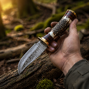 Couteau de camping miniature en acier Damas fait main avec manche en corne et étui en cuir - Lame biseautée - Cadeau pour la fête des pères - Product Image 2