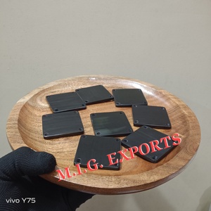 Bobina de cuerno negro de búfalo, la más vendida y popular, utilizada en la fabricación de encajes con bobina para sujetar, dispensar y administrar el hilo utilizado en la tejeduría. - Product Image 1