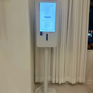 Bodydot BDF1000 Analyseur corporel intelligent alimenté par l'IA pour le suivi de la santé, avec cadre en alliage d'aluminium flexible, non pliable, suivi corporel complet - Product Image 1