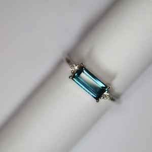 Anillo Clásico Vintage de Topacio Baguette en Plata de Ley, Piedra de Nacimiento de Noviembre, Anillo de Boda, Chapado en Oro de 14K - Product Image 5